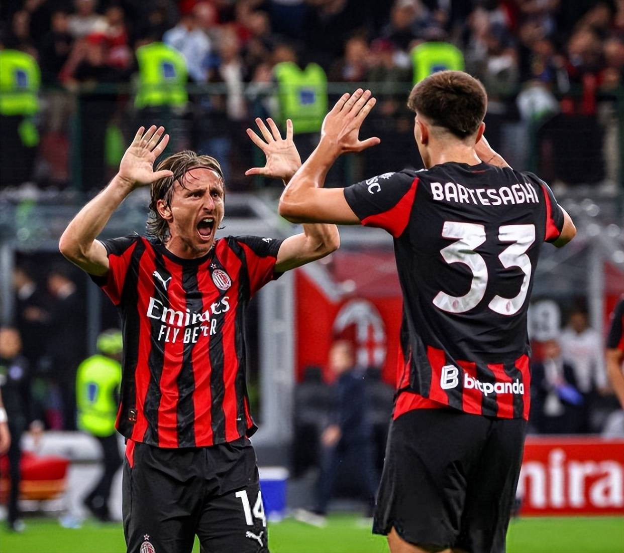 2-0！五大联赛最猛队诞生：三线连续18场不败，同时领跑英超+欧冠