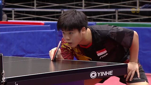 调皮二娃上线，穆勒庆祝夺冠时和25号队友高尔德顶牛假装受伤