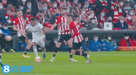 WAZ评沙尔克球员表现：两边翼卫灾难发挥，卡里乌斯超神