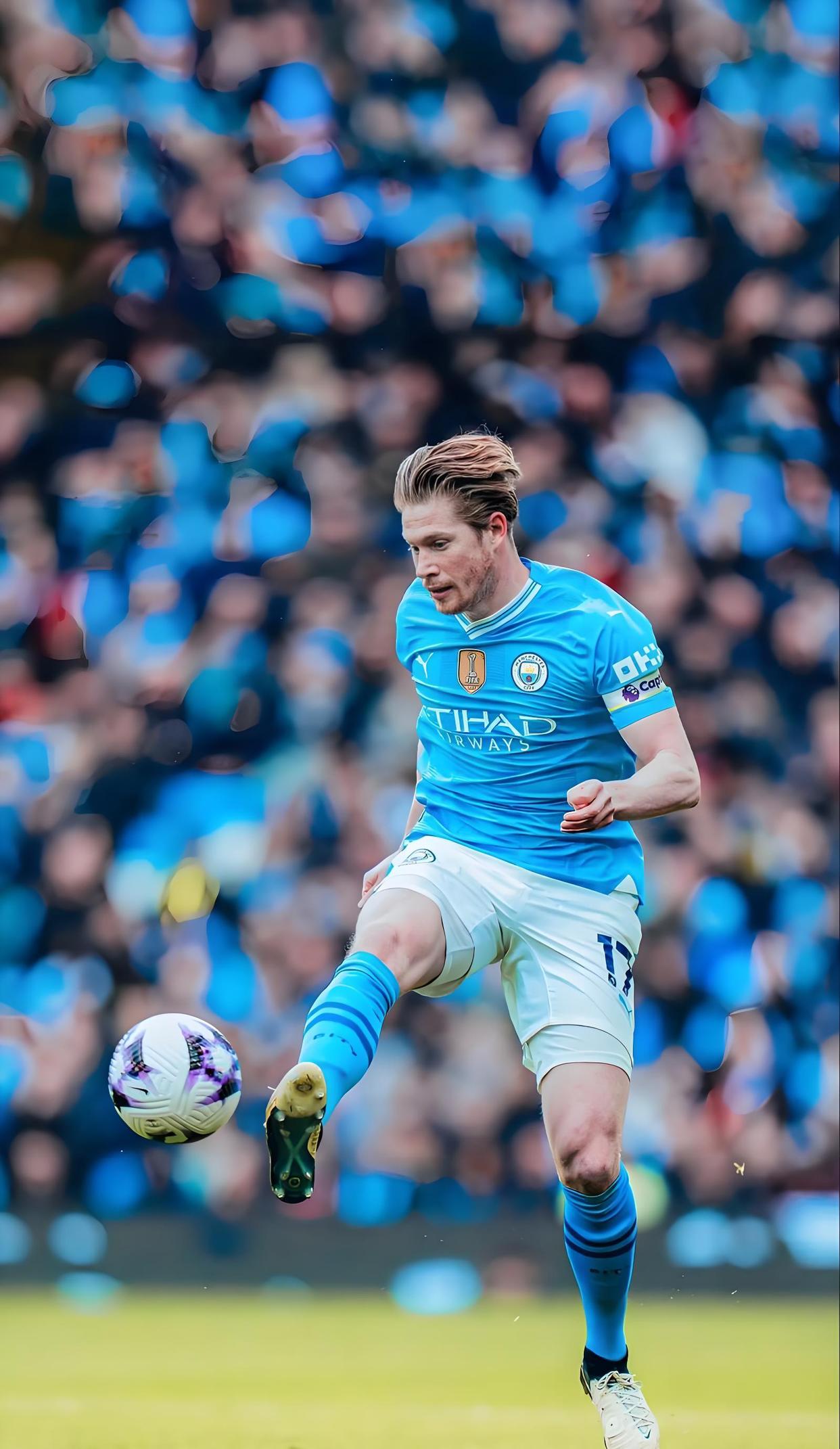 致敬，都柏林动物园将一只极度濒危的鹦鹉取名特洛伊-帕罗特